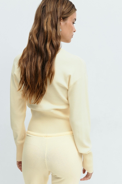 Solara – Luksusowy dzianinowy komplet z krótkim topem