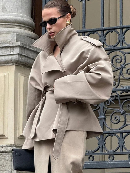 Marion – Elegancki Płaszcz z Pasem