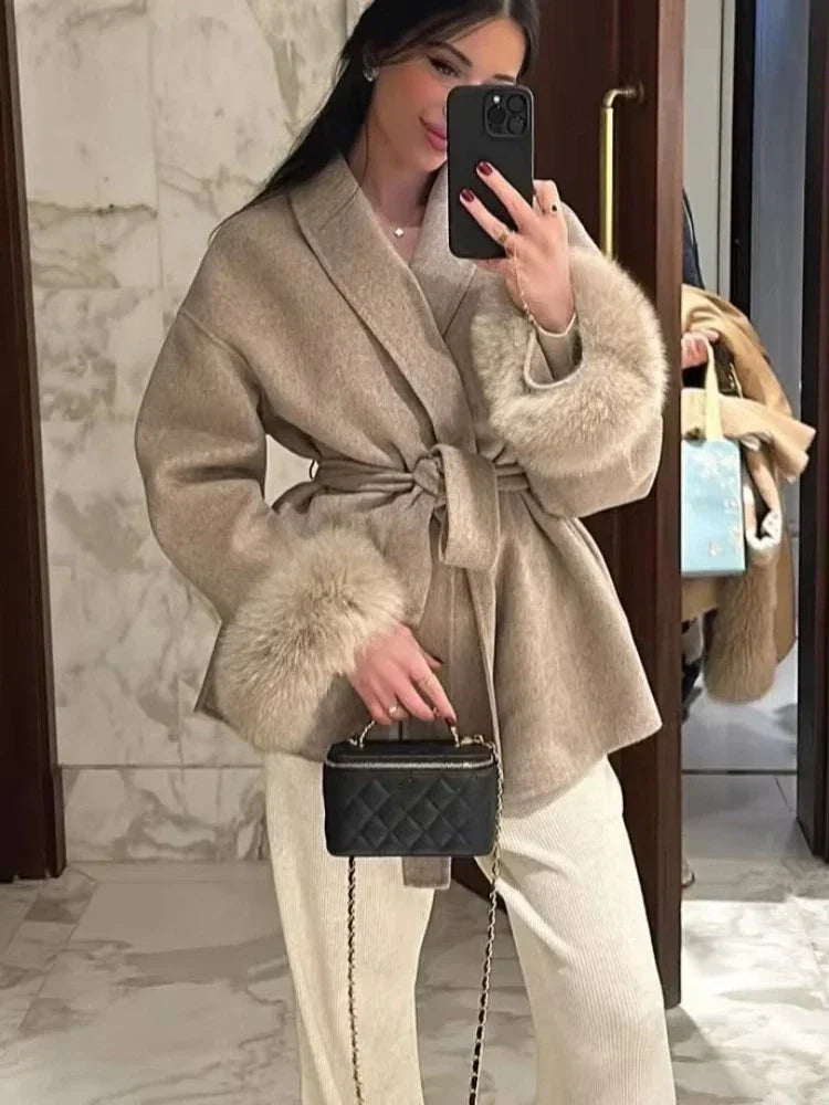 Élora – Miękka Kurtka z Paskiem