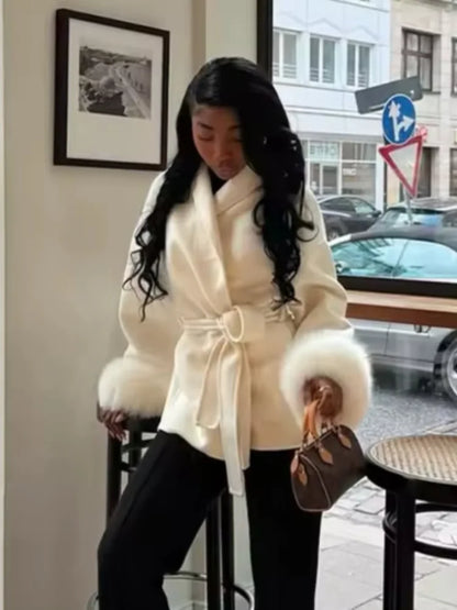 Élora – Miękka Kurtka z Paskiem